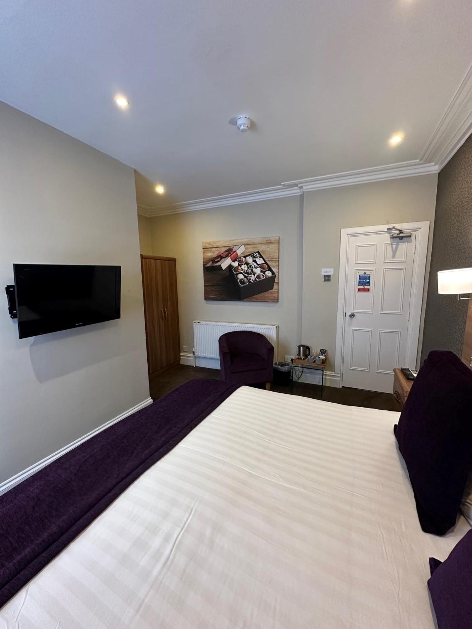 The Chocolate Box Hotel Борнмут Экстерьер фото