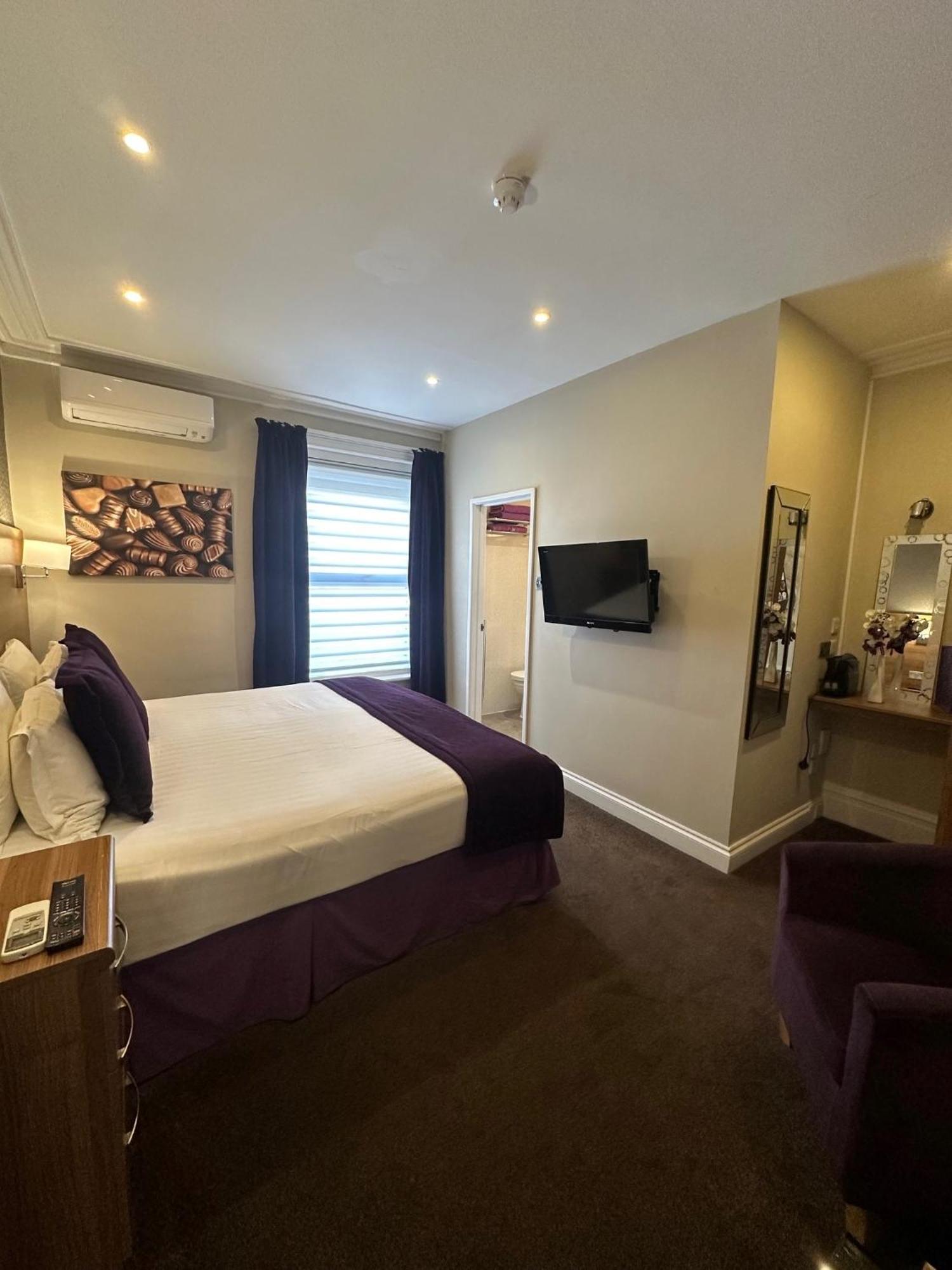 The Chocolate Box Hotel Борнмут Экстерьер фото